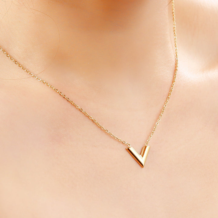 To My Daughter "Keep moving ahead" Arrow Necklace