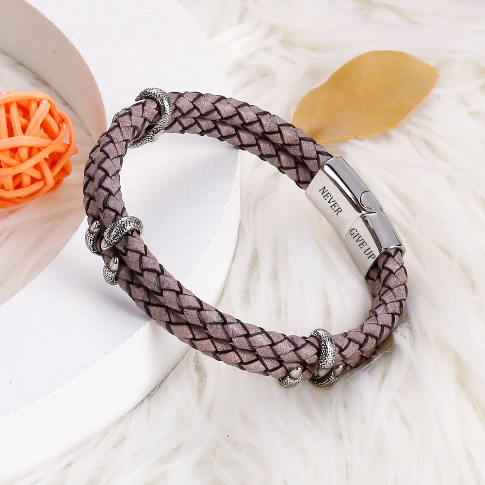 "Never give up." Rope Bracelet