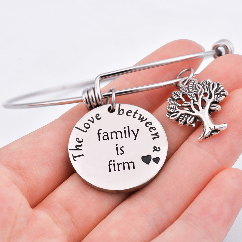 "Our roots keeps us together" Pendant Bracelet