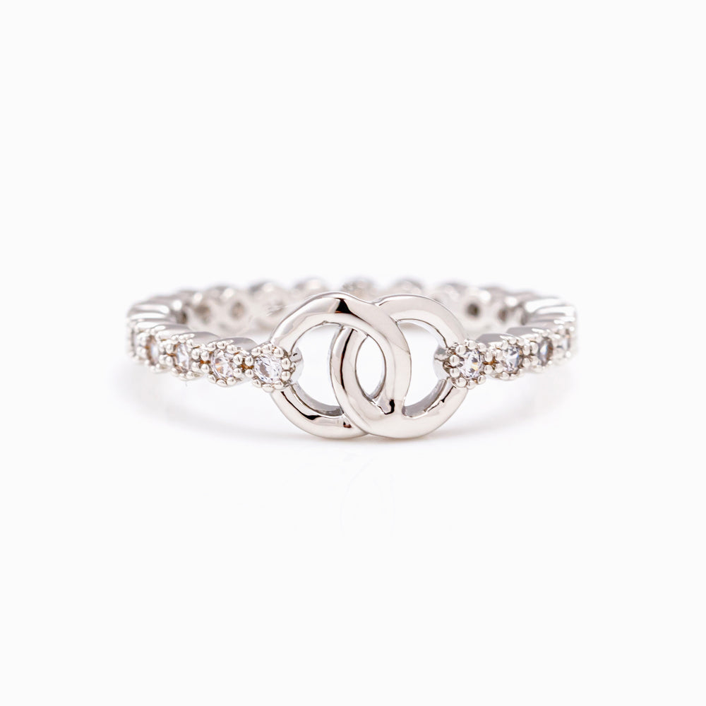 Interlocking ring with two circular designs, symbolizing mother-daughter bond, crafted from S925 sterling silver