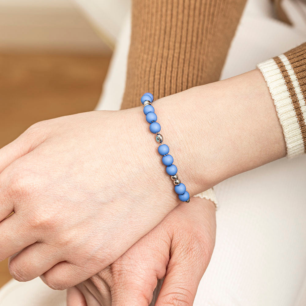 Stylish and symbolic Evil Eye Bracelet for daughters - a gift of love and protection. Crafted from durable titanium steel with exquisite plating techniques. Includes bracelet, heartfelt message card, luxurious gift box, and chic gift bag. Perfect for all ages