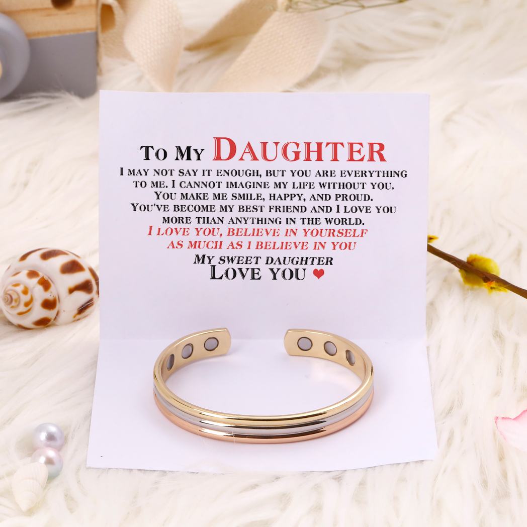 To My Daughter "I LOVE YOU, BELIEVE IN YOURSELF AS MUCH AS I BELIEVE IN YOU" Bracelet - SARAH'S WHISPER