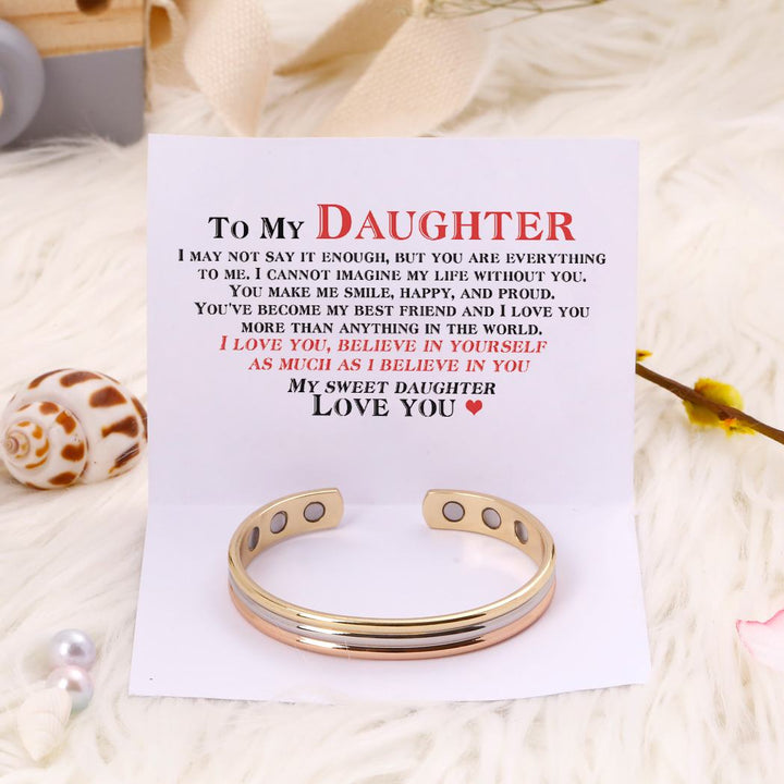 To My Daughter "I LOVE YOU, BELIEVE IN YOURSELF AS MUCH AS I BELIEVE IN YOU" Bracelet - SARAH'S WHISPER