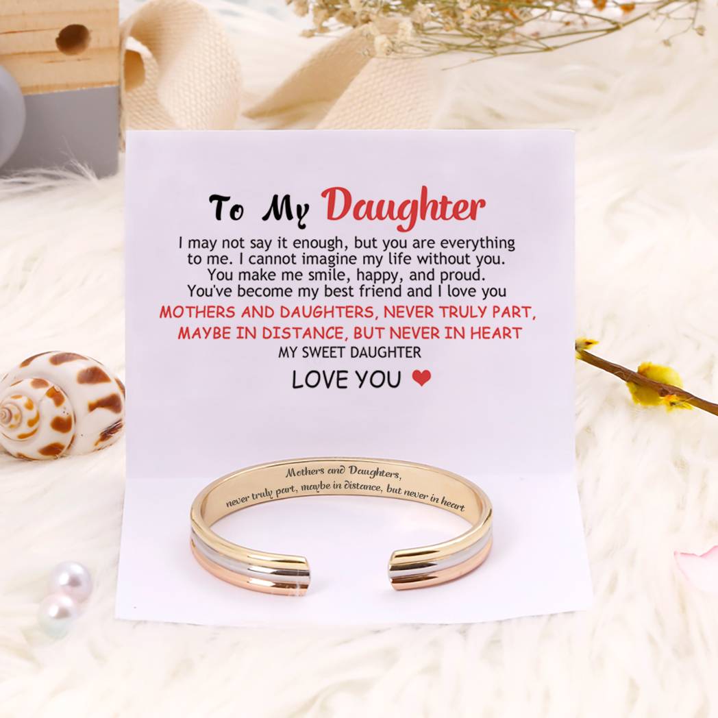 To My Daughter "Mothers and Daughters, never truly part, maybe in distance, but never in heart" Bracelet - SARAH'S WHISPER