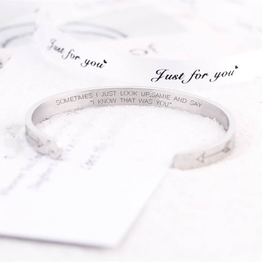 "SOMETIMES I JUST LOOK UP SMILE AND SAY "I KNOW THAT WAS YOU" Bracelet - SARAH'S WHISPER