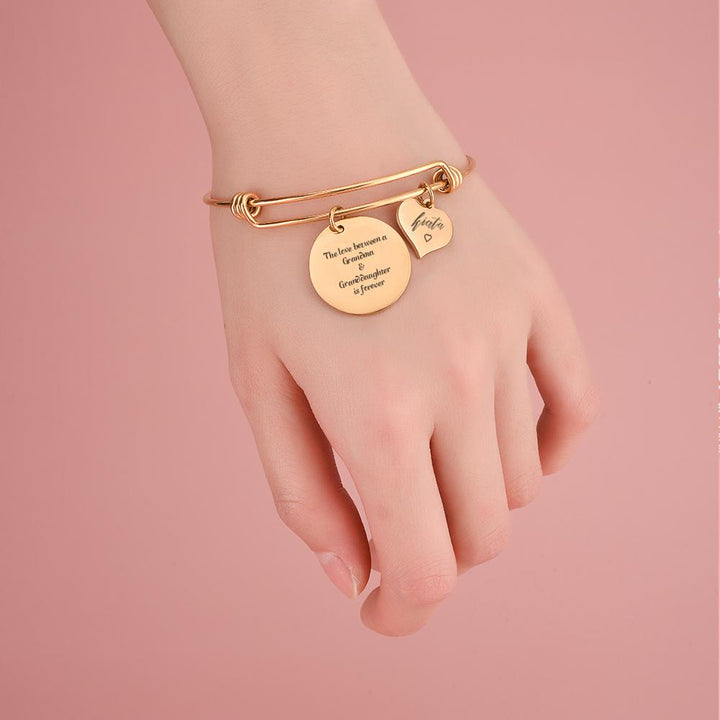 [Custom Name And Optional Address] To My GRANDDAUGHTER "The love between a [grandma] and granddaughter is forever" Bracelet [💞 Bracelet +💌 Gift Card + 🎁 Gift Box + 💐 Gift Bouquet] - SARAH'S WHISPER