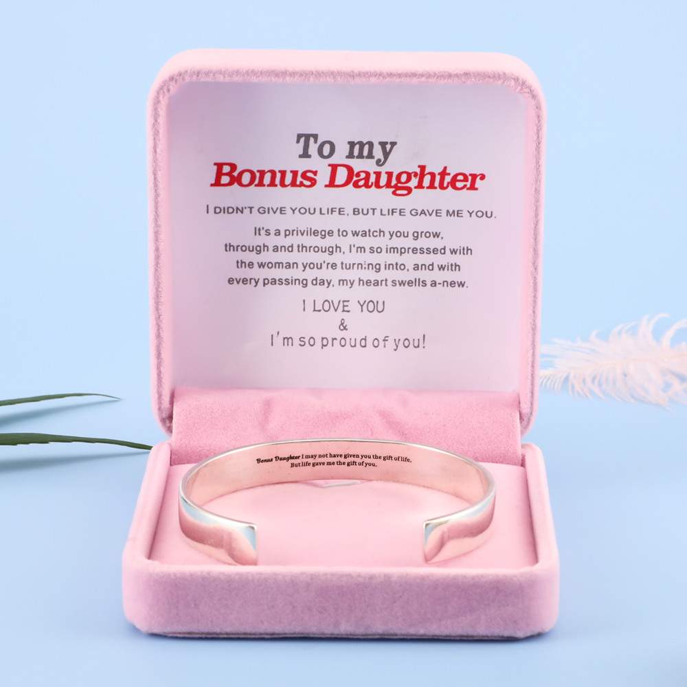 To My Bonus Daughter "BONUS DAUGHTER, I MAY NOT HAVE GIVEN YOU THE GIFT OF LIFE. BUT LIFE GAVE ME THE GIFT OF YOU" Bracelet - SARAH'S WHISPER