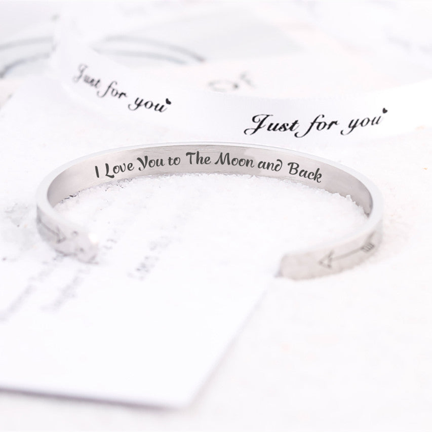 To My Daughter "I love you to the moon and back" Bracelet - SARAH'S WHISPER